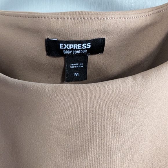 Express Body Contour High Compression Crew Neck Tank M Pecan - Picture 2 of 3